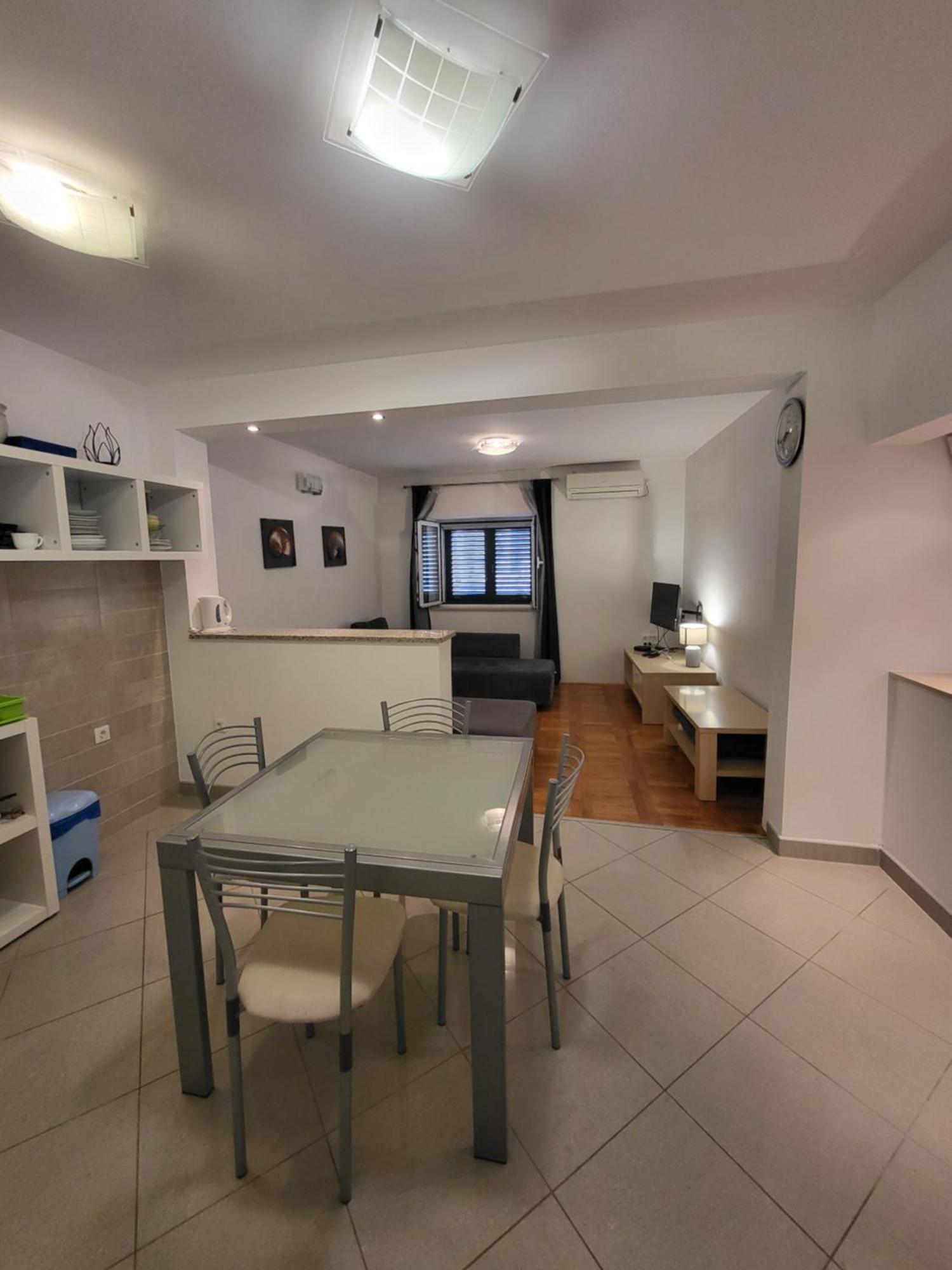 Guest Accomodation Zura Skradin Exterior photo