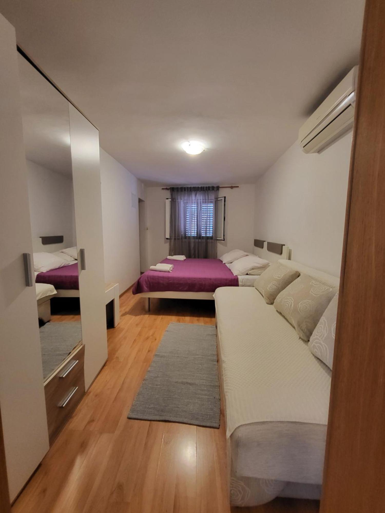 Guest Accomodation Zura Skradin Exterior photo