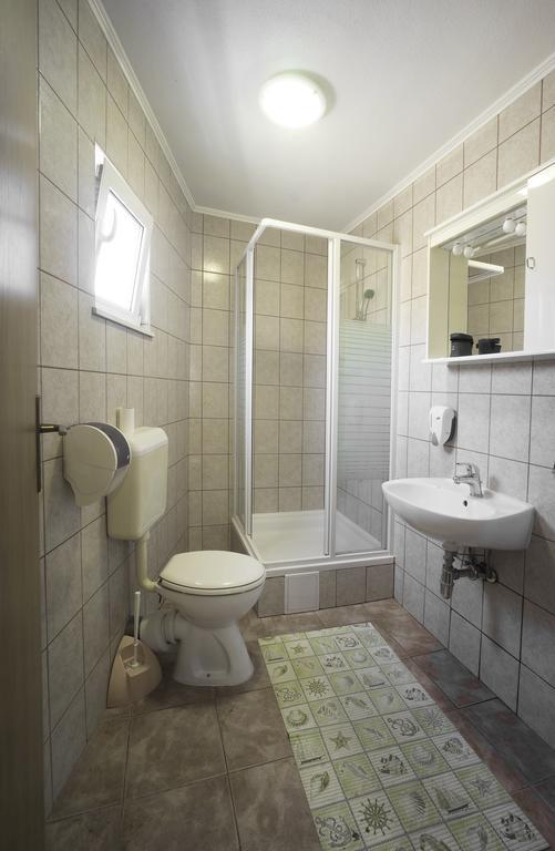 Guest Accomodation Zura Skradin Exterior photo