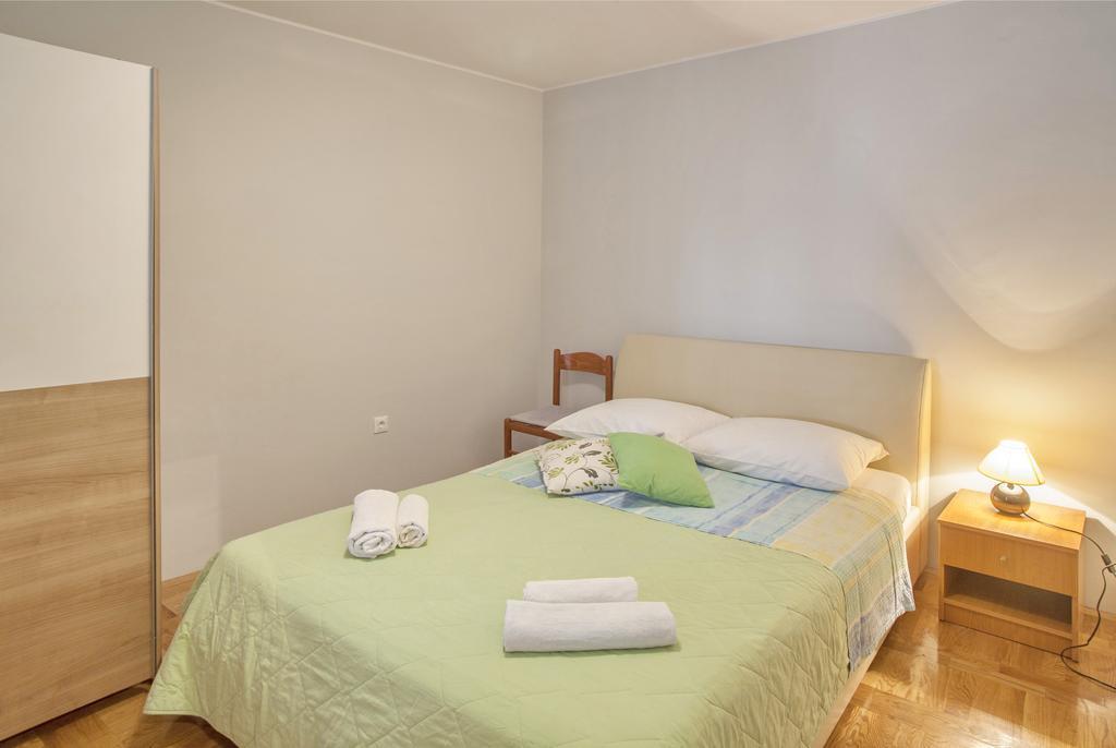 Guest Accomodation Zura Skradin Exterior photo